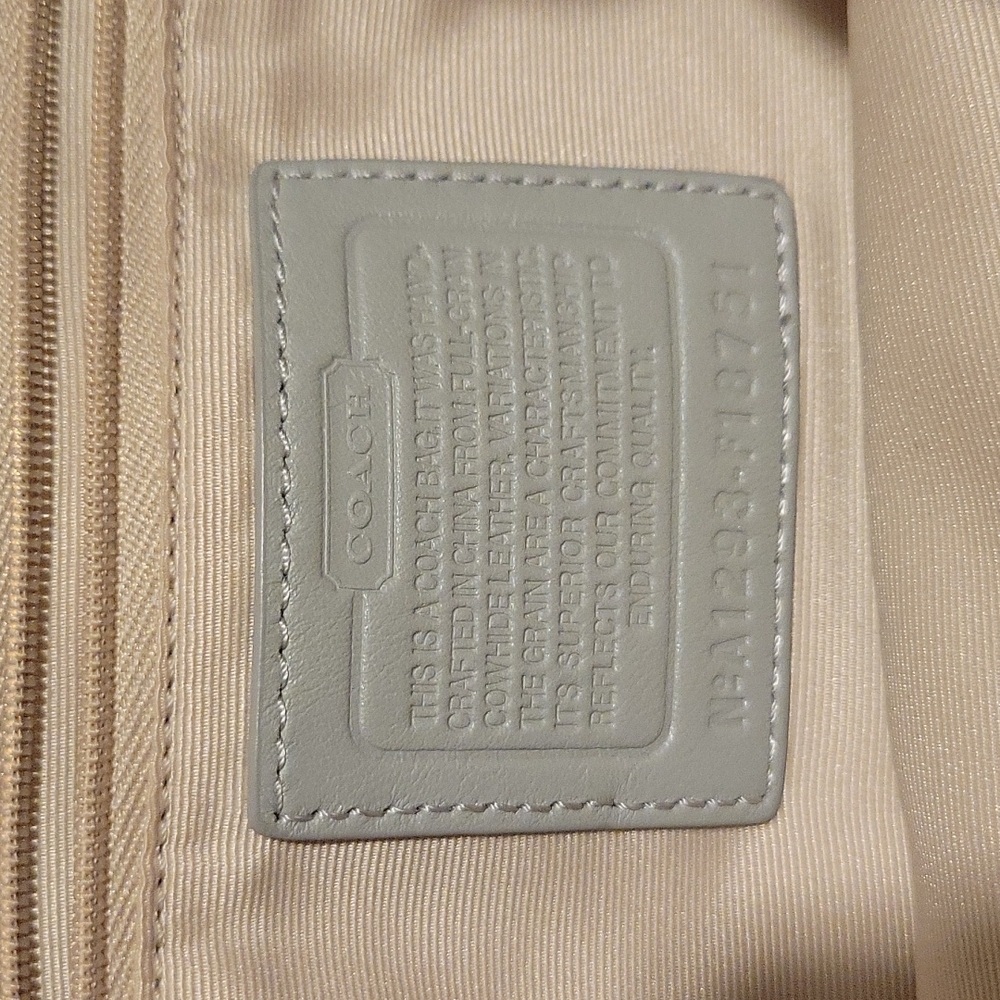 Coach purse - Picture 4 of 6